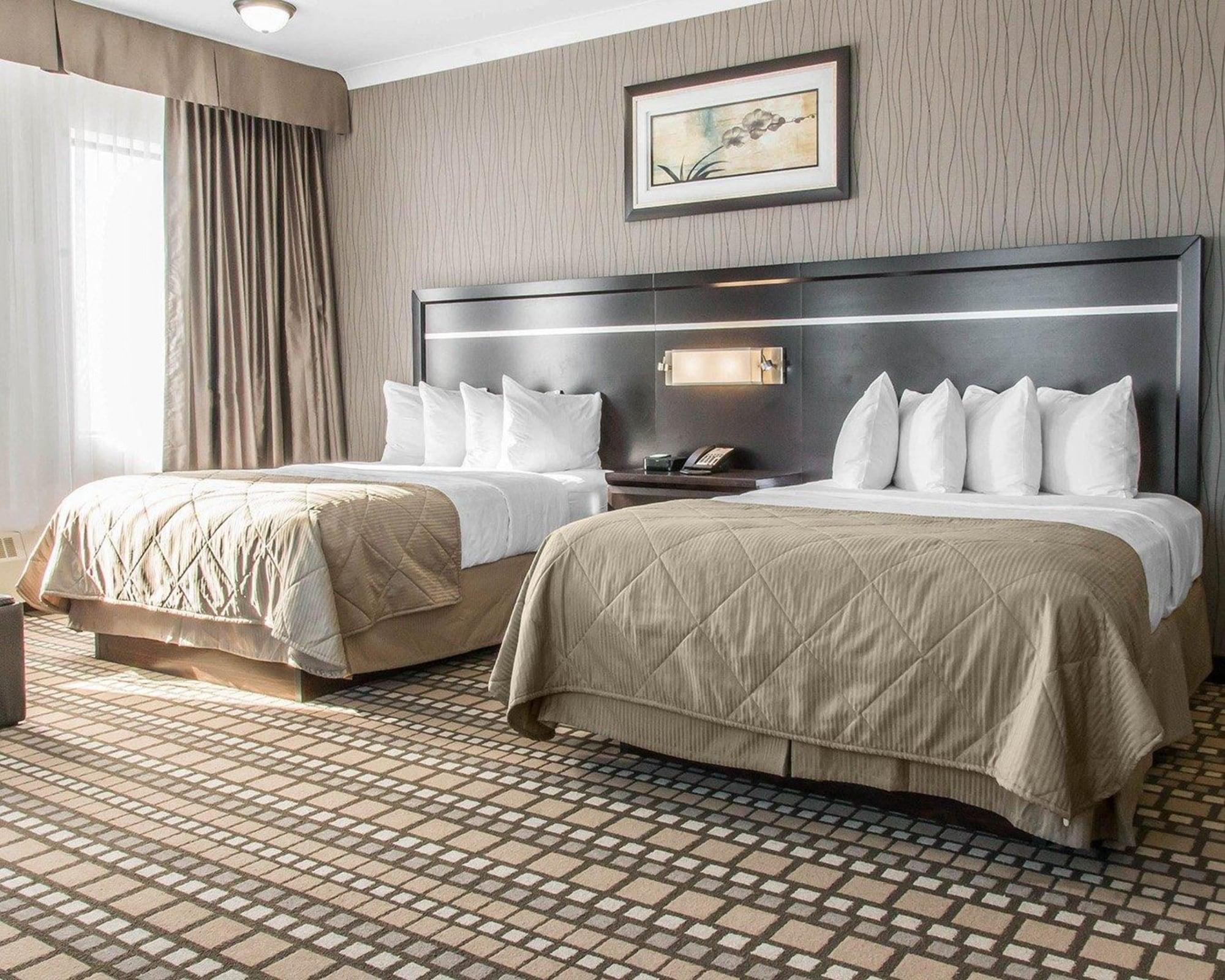 Clarion Hotel & Suites Виннипег Экстерьер фото