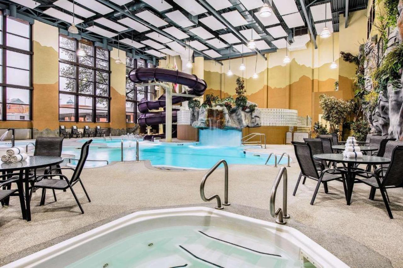 Clarion Hotel & Suites Виннипег Экстерьер фото